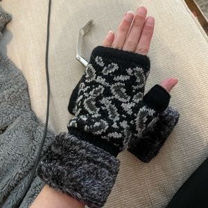 Nordstrom Fingerless mittens with faux fur